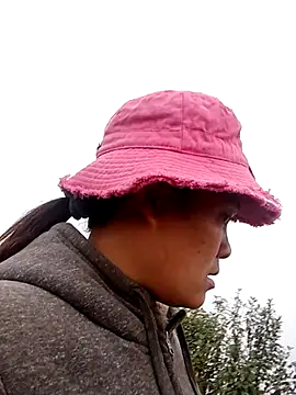 Snapshot of hey-bana chatting on December 2025 01:43:02 AM hey-bana online show from December 2025 01:43:02 AM