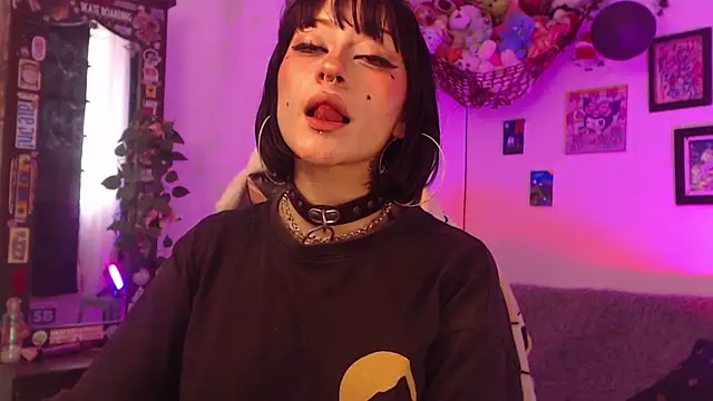 Snapshot of Layla_quinn chatting on January 2026 05:04:02 PM Layla quinn online show from January 2026 05:04:02 PM