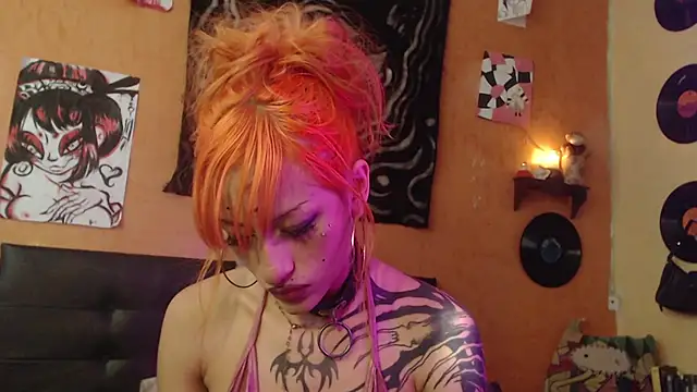 Layla quinn online show from July 2026 02:03:02 PM