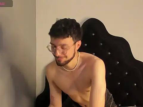 Snapshot of JonnyGreey chatting on December 2025 08:06:02 PM JonnyGreey online show from December 2025 08:06:02 PM