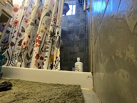 Snapshot of xxxenzo1 chatting on January 2025 06:13:01 PM xxxenzo1 online show from January 2025 06:13:01 PM