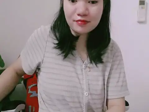 Snapshot of Lisa537- chatting on December 2025 12:05:01 AM Lisa537- online show from December 2025 12:05:01 AM