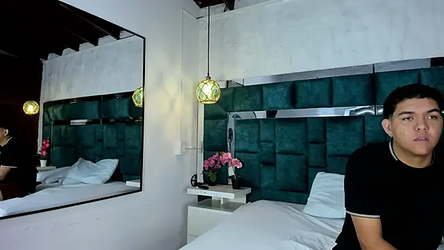  bonnyandclyde online show from February 2026 01:15:01 PM