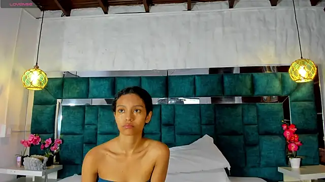  bonnyandclyde online show from May 2026 01:30:01 PM