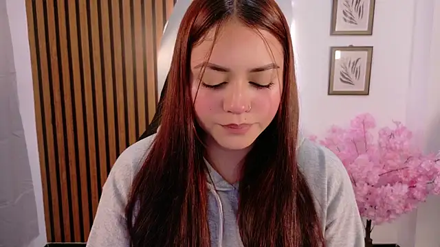 Snapshot of melany-_- chatting on December 2025 01:11:01 AM melany- - online show from December 2025 01:11:01 AM