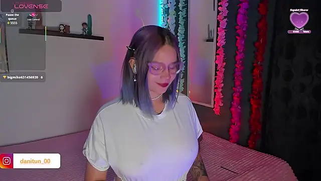 Snapshot of Destiny__14 chatting on January 2026 11:08:01 PM Destiny 14 online show from January 2026 11:08:01 PM