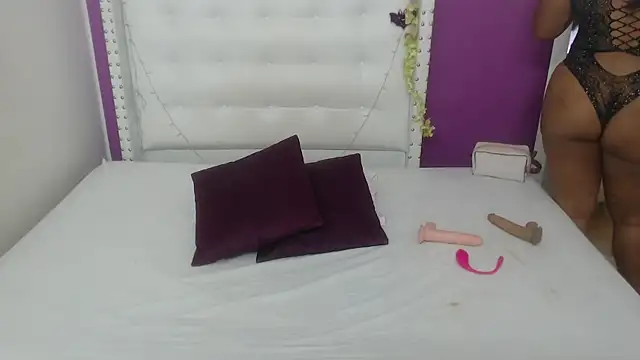 Snapshot of naughty_bigass_18 chatting on December 2025 03:33:02 AM naughty bigass 18 online show from December 2025 03:33:02 AM