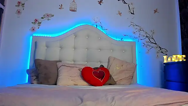 Snapshot of TinyBlair chatting on February 2026 05:52:01 AM TinyBlair online show from February 2026 05:52:01 AM