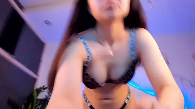 Snapshot of TinyBlair chatting on March 2026 04:24:02 AM TinyBlair online show from March 2026 04:24:02 AM