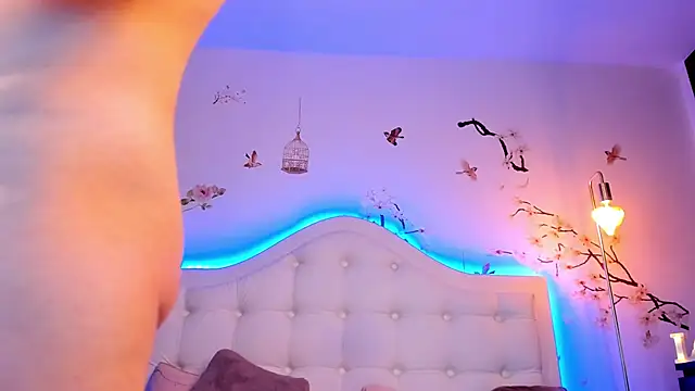 Snapshot of TinyBlair chatting on April 2026 04:21:02 AM TinyBlair online show from April 2026 04:21:02 AM