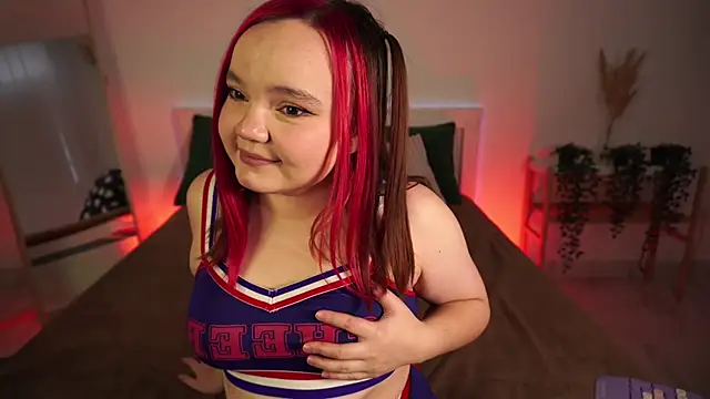 Snapshot of Rose_Luvv chatting on December 2025 07:17:01 AM Rose Luvv online show from December 2025 07:17:01 AM