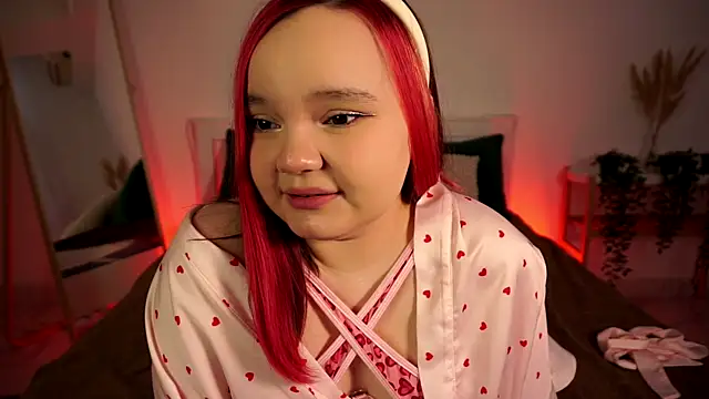 Snapshot of Rose_Luvv chatting on December 2025 07:35:01 AM Rose Luvv online show from December 2025 07:35:01 AM