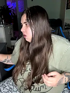 Snapshot of MariasV chatting on December 2025 07:53:02 PM MariasV online show from December 2025 07:53:02 PM