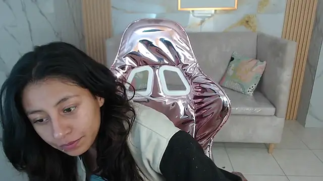 Snapshot of serabella_s chatting on December 2025 01:06:01 PM serabella s online show from December 2025 01:06:01 PM