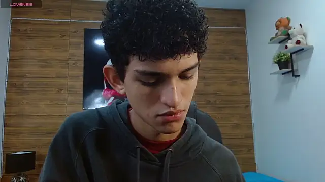 Snapshot of Michaelkoiv chatting on December 2025 12:14:01 PM Michaelkoiv online show from December 2025 12:14:01 PM