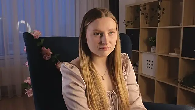 RemediosStrekas online show from December 2025 04:06:02 AM