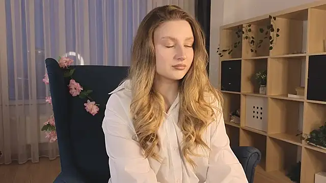 RemediosStrekas online show from December 2025 04:06:01 AM