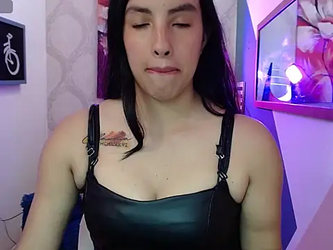 Loornna mirr online show from December 2025 07:53:01 PM