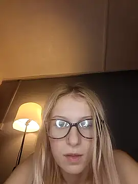 Snapshot of Stargirl247 chatting on November 2025 01:08:02 AM Stargirl247 online show from November 2025 01:08:02 AM