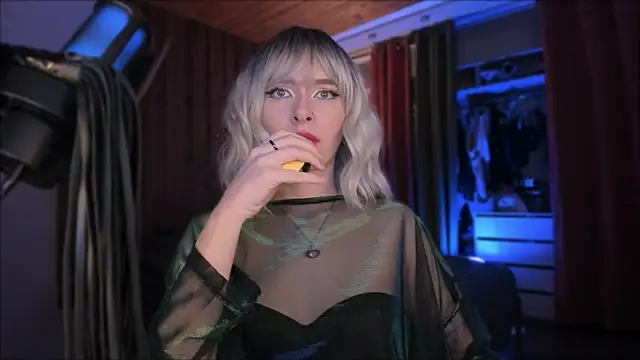 Mistress Iris online show from December 2025 10:47:01 PM