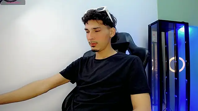 Yankeee  online show from December 2025 03:56:01 AM