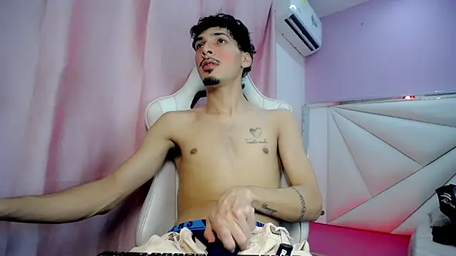 Yankeee  online show from December 2025 04:17:01 AM