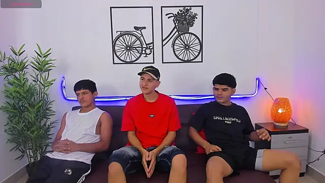 Snapshot of Crazy_porkys chatting on November 2025 07:49:02 PM Crazy porkys online show from November 2025 07:49:02 PM