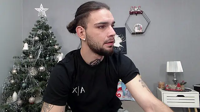 Snapshot of KaneHunter chatting on December 2025 07:55:01 PM KaneHunter online show from December 2025 07:55:01 PM