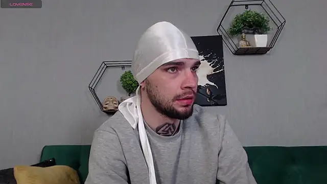 KaneHunter online show from April 2026 05:06:01 PM