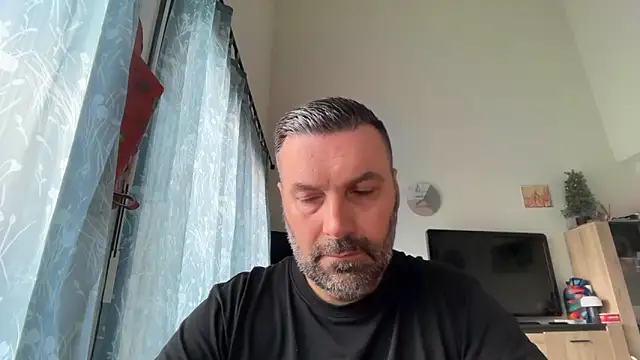coolsmith81 online show from June 2026 07:17:02 AM