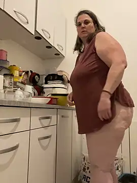 Snapshot of bea_french_curvy chatting on February 2026 09:02:02 PM bea french curvy online show from February 2026 09:02:02 PM