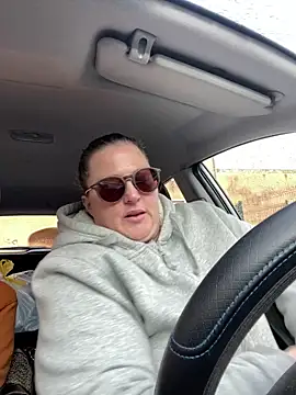 Snapshot of bea_french_curvy chatting on February 2026 08:29:01 AM bea french curvy online show from February 2026 08:29:01 AM