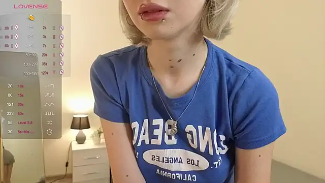 Snapshot of ember_graws chatting on December 2025 08:12:01 AM ember graws online show from December 2025 08:12:01 AM