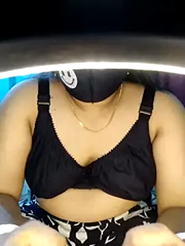 priya2098 online show from June 2026 05:33:02 PM