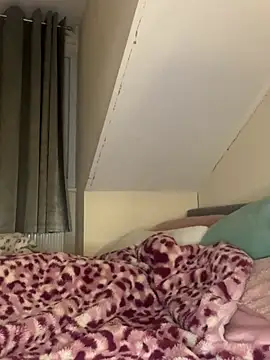 Snapshot of Pixie_Dust_69 chatting on February 2026 10:17:02 PM Pixie Dust 69 online show from February 2026 10:17:02 PM