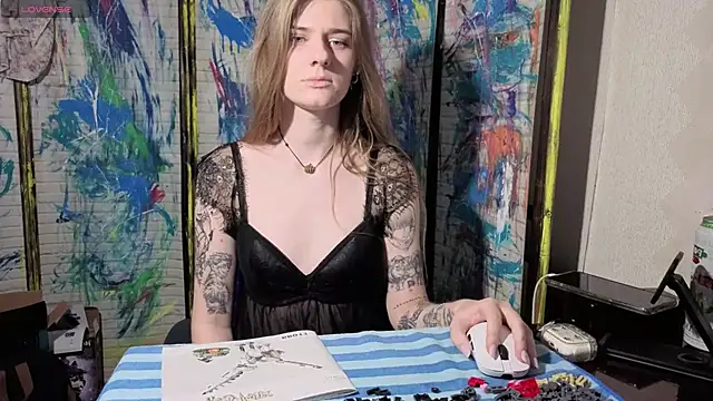 Adell Love online show from May 2026 05:09:01 PM