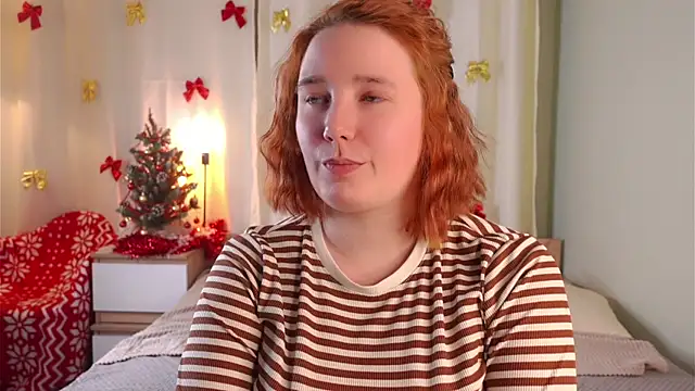 Snapshot of GwendaWhetham chatting on December 2025 11:04:02 AM GwendaWhetham online show from December 2025 11:04:02 AM