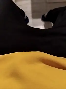 erdestruttor18 online show from November 2025 03:57:02 PM