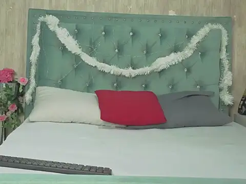 Snapshot of Apriil_Sweett chatting on December 2025 01:42:01 PM Apriil Sweett online show from December 2025 01:42:01 PM