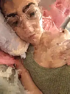 Snapshot of Yani-14 chatting on February 2026 11:03:02 PM Yani-14 online show from February 2026 11:03:02 PM