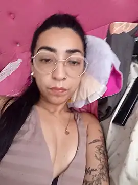 Snapshot of Yani-14 chatting on February 2026 06:57:02 PM Yani-14 online show from February 2026 06:57:02 PM