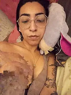 Snapshot of Yani-14 chatting on February 2026 10:36:01 PM Yani-14 online show from February 2026 10:36:01 PM