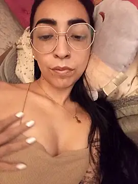 Snapshot of Yani-14 chatting on February 2026 10:57:01 PM Yani-14 online show from February 2026 10:57:01 PM