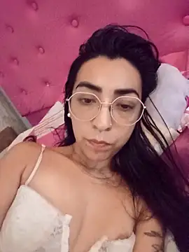 Snapshot of Yani-14 chatting on February 2026 09:40:01 PM Yani-14 online show from February 2026 09:40:01 PM