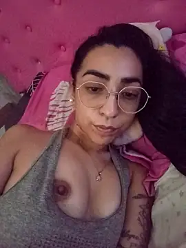 Snapshot of Yani-14 chatting on February 2026 08:57:02 PM Yani-14 online show from February 2026 08:57:02 PM