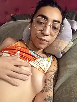 Snapshot of Yani-14 chatting on February 2026 04:31:01 AM Yani-14 online show from February 2026 04:31:01 AM