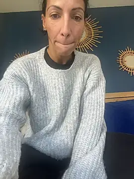 Snapshot of Soniaxxx31 chatting on November 2025 12:18:01 PM Soniaxxx31 online show from November 2025 12:18:01 PM