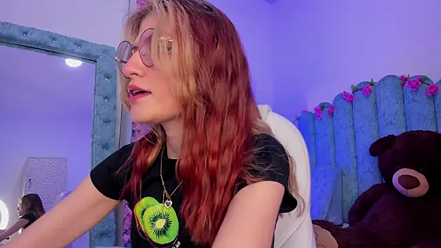 Snapshot of Ash_20_ chatting on December 2025 02:15:01 PM Ash 20 online show from December 2025 02:15:01 PM