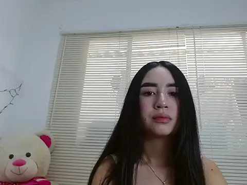 SiennaLorens online show from December 2025 02:46:01 PM