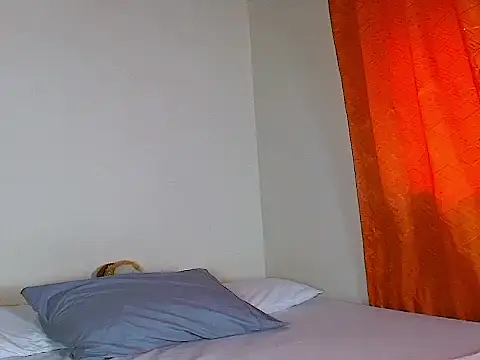 SiennaLorens online show from May 2026 09:20:02 PM